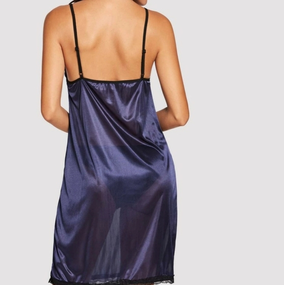 Lingerie - Picture 2 of 3